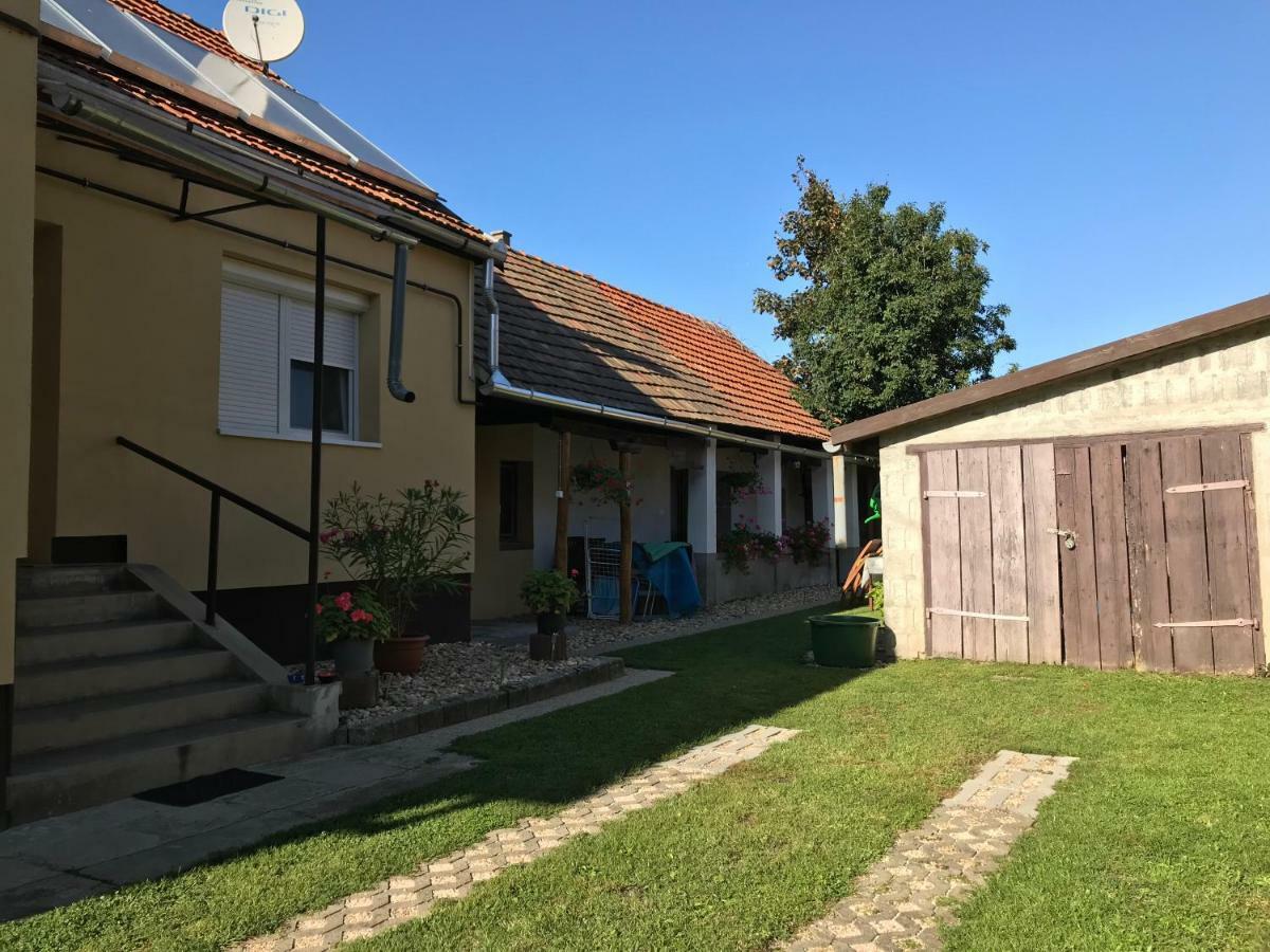 Hotel Rozsa Vendeghaz Tokaj Exterior foto